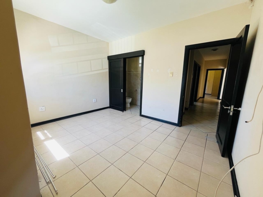 3 Bedroom Property for Sale in Braelyn Eastern Cape